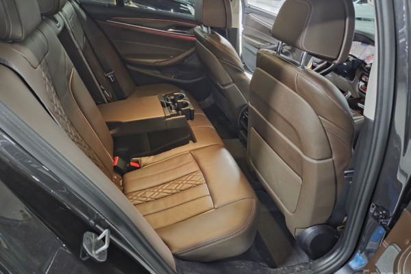 2020 BMW 5 серии с пробегом 61 115 км