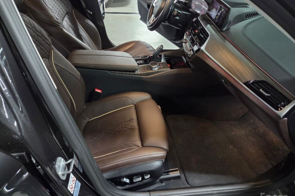 2020 BMW 5 серии с пробегом 61 115 км