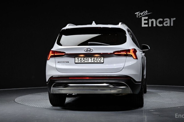 2023 Hyundai Santa Fe с пробегом 28 992 км