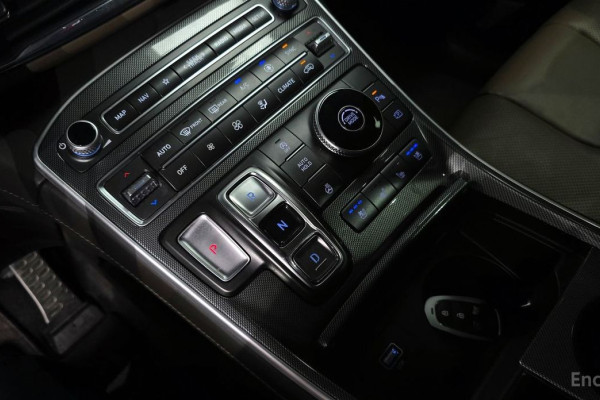 2023 Hyundai Santa Fe с пробегом 28 992 км