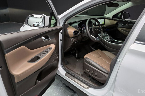 2023 Hyundai Santa Fe с пробегом 28 992 км