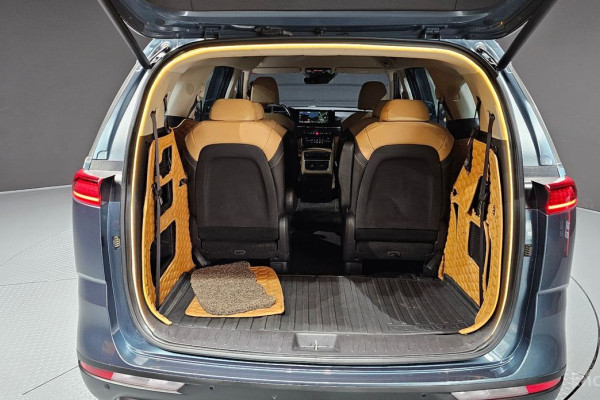 2023 Kia Carnival с пробегом 136 830 км