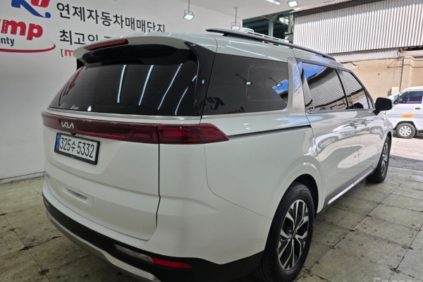 2022 Kia Carnival с пробегом 141 327 км