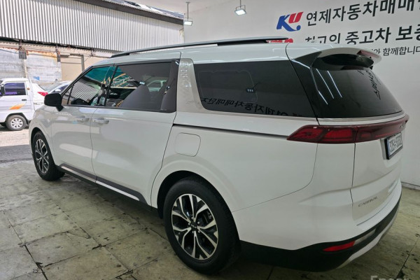 2022 Kia Carnival с пробегом 141 327 км