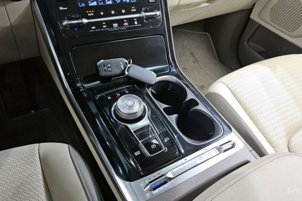 2022 Kia Carnival с пробегом 65 352 км