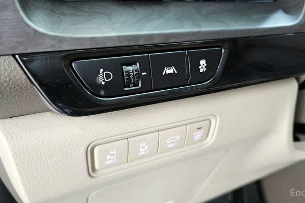 2022 Kia Carnival с пробегом 65 352 км