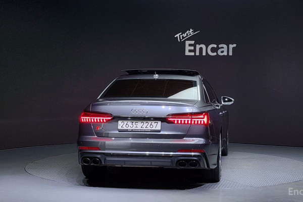 2021 Audi S6 с пробегом 70 863 км