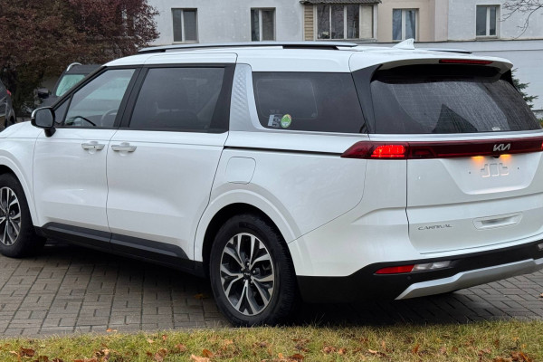 2021 Kia Carnival с пробегом 117 271 км