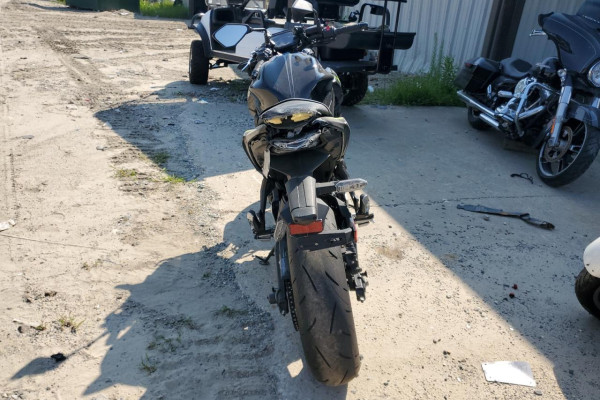 2024 Kawasaki ER650 с пробегом 3 500 км