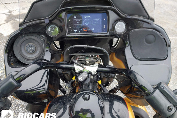 2023 Harley-Davidson FLTRK с пробегом 27 945 км