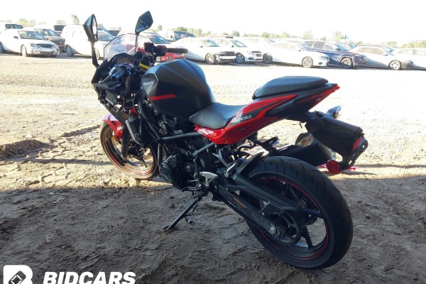 2025 Kawasaki EX500 с пробегом 3 296 км