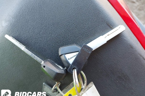 2025 Kawasaki EX500 с пробегом 3 296 км