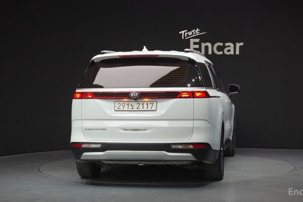 2021 Kia Carnival с пробегом 83 642 км
