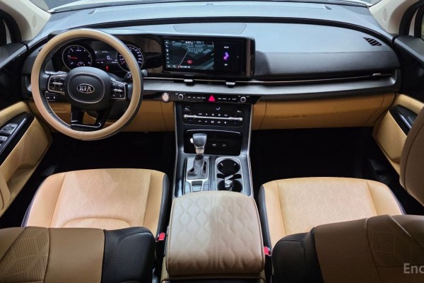 2021 Kia Carnival с пробегом 83 642 км