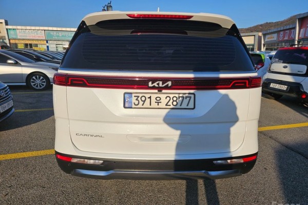 2021 Kia Carnival с пробегом 50 000 км