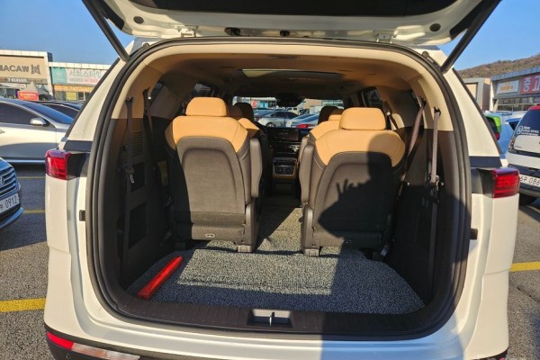 2021 Kia Carnival с пробегом 50 000 км