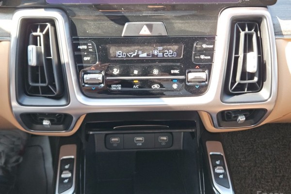 2022 Kia Sorento с пробегом 48 645 км