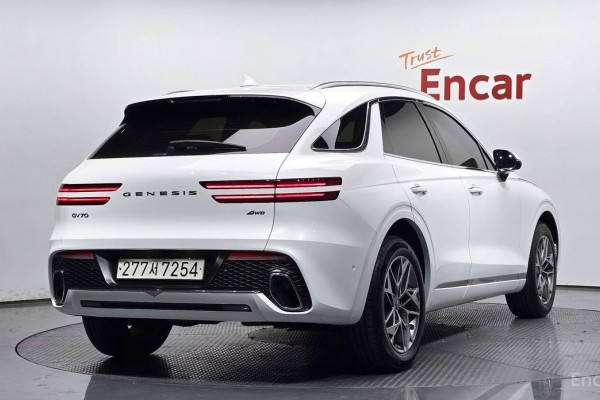 2022 Genesis GV70 с пробегом 61 353 км