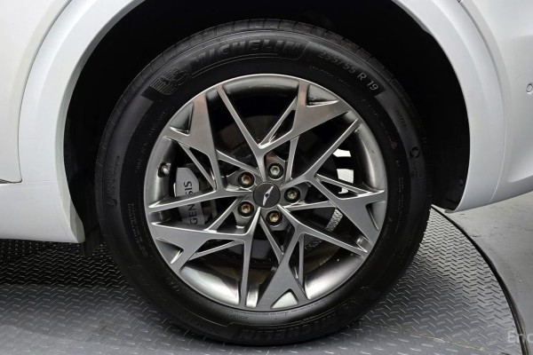 2022 Genesis GV70 с пробегом 61 353 км