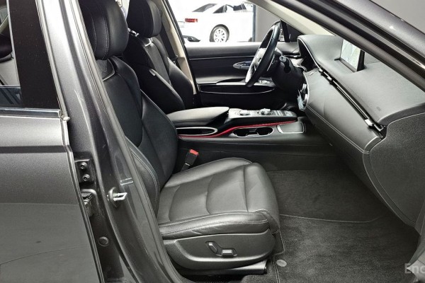 2021 Genesis GV70 с пробегом 92 975 км