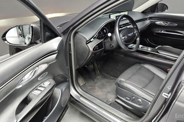 2021 Genesis GV70 с пробегом 92 975 км
