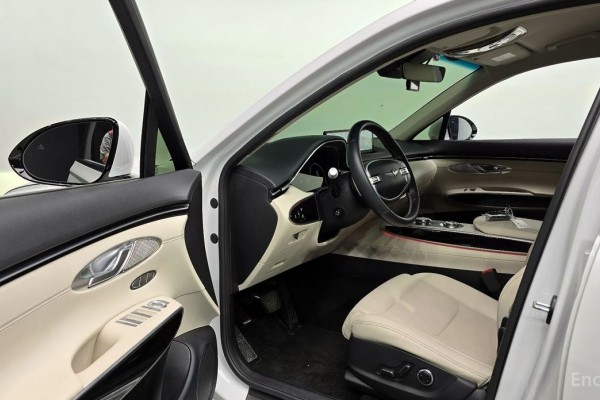 2022 Genesis GV70 с пробегом 61 353 км