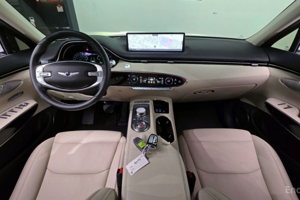2022 Genesis GV70 с пробегом 61 353 км