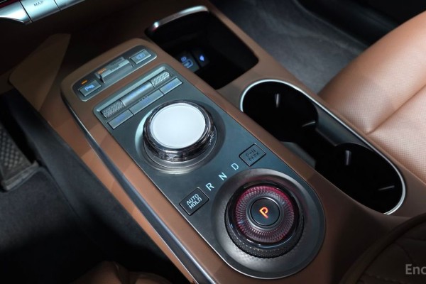 2022 Genesis GV70 с пробегом 53 912 км