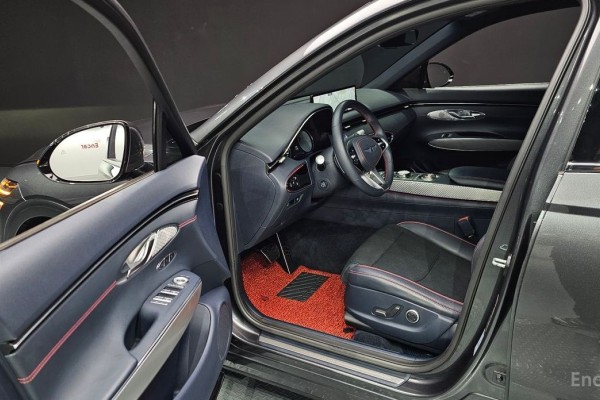 2021 Genesis GV70 с пробегом 48 075 км