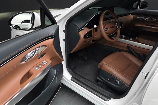 2022 Genesis GV70 с пробегом 53 912 км