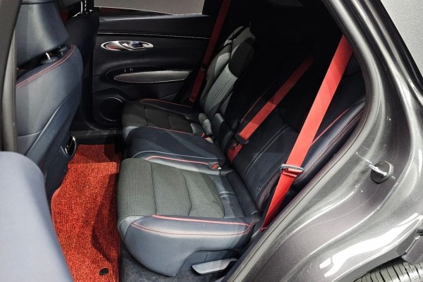 2021 Genesis GV70 с пробегом 48 075 км