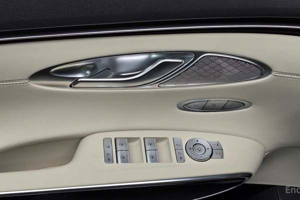 2022 Genesis GV70 с пробегом 61 353 км