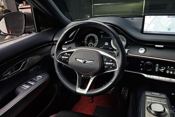 2021 Genesis GV70 с пробегом 48 075 км