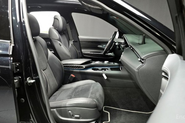 2021 Genesis GV70 с пробегом 51 825 км