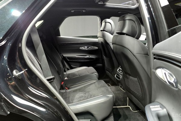 2021 Genesis GV70 с пробегом 51 825 км