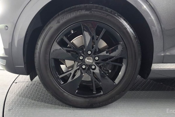 2021 Genesis GV70 с пробегом 62 015 км