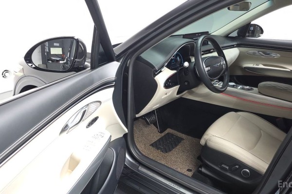 2021 Genesis GV70 с пробегом 62 015 км