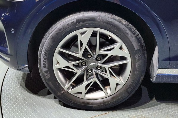 2021 Genesis GV70 с пробегом 67 286 км