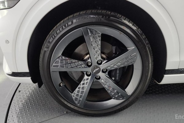 2021 Genesis GV70 с пробегом 54 166 км