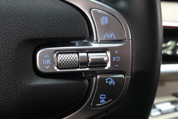 2021 Genesis GV70 с пробегом 62 015 км