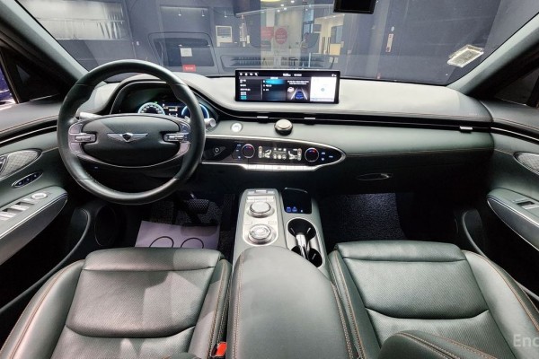 2021 Genesis GV70 с пробегом 67 286 км