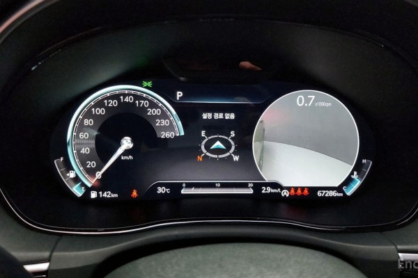 2021 Genesis GV70 с пробегом 67 286 км