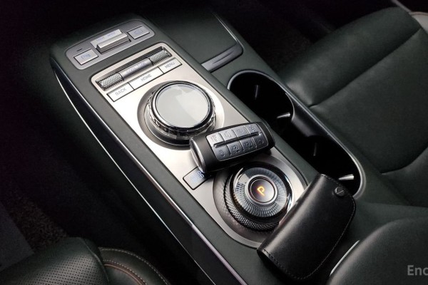 2021 Genesis GV70 с пробегом 67 286 км