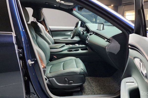 2021 Genesis GV70 с пробегом 67 286 км