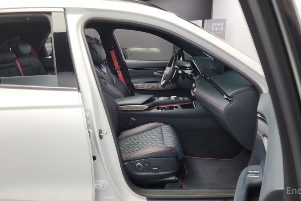 2021 Genesis GV70 с пробегом 54 166 км