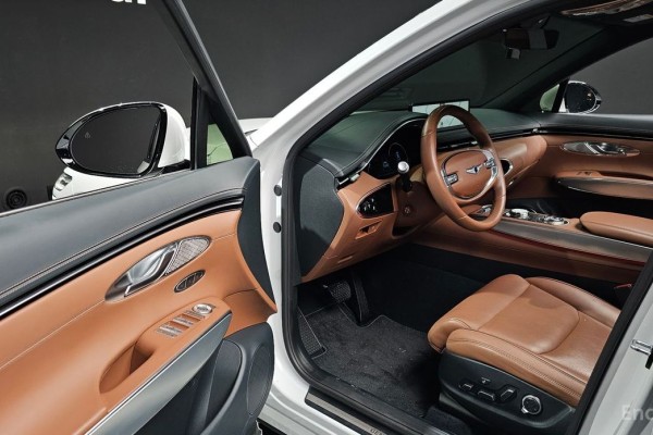 2021 Genesis GV70 с пробегом 58 999 км