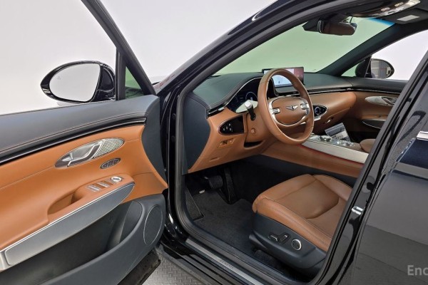 2022 Genesis GV70 с пробегом 87 488 км