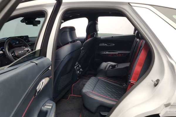 2021 Genesis GV70 с пробегом 54 166 км