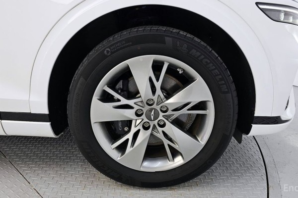 2021 Genesis GV70 с пробегом 66 622 км