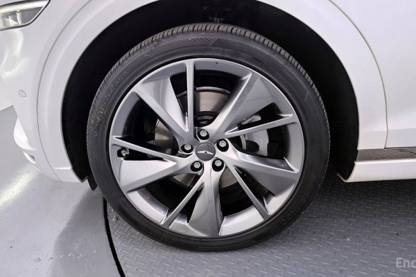 2021 Genesis GV70 с пробегом 125 514 км